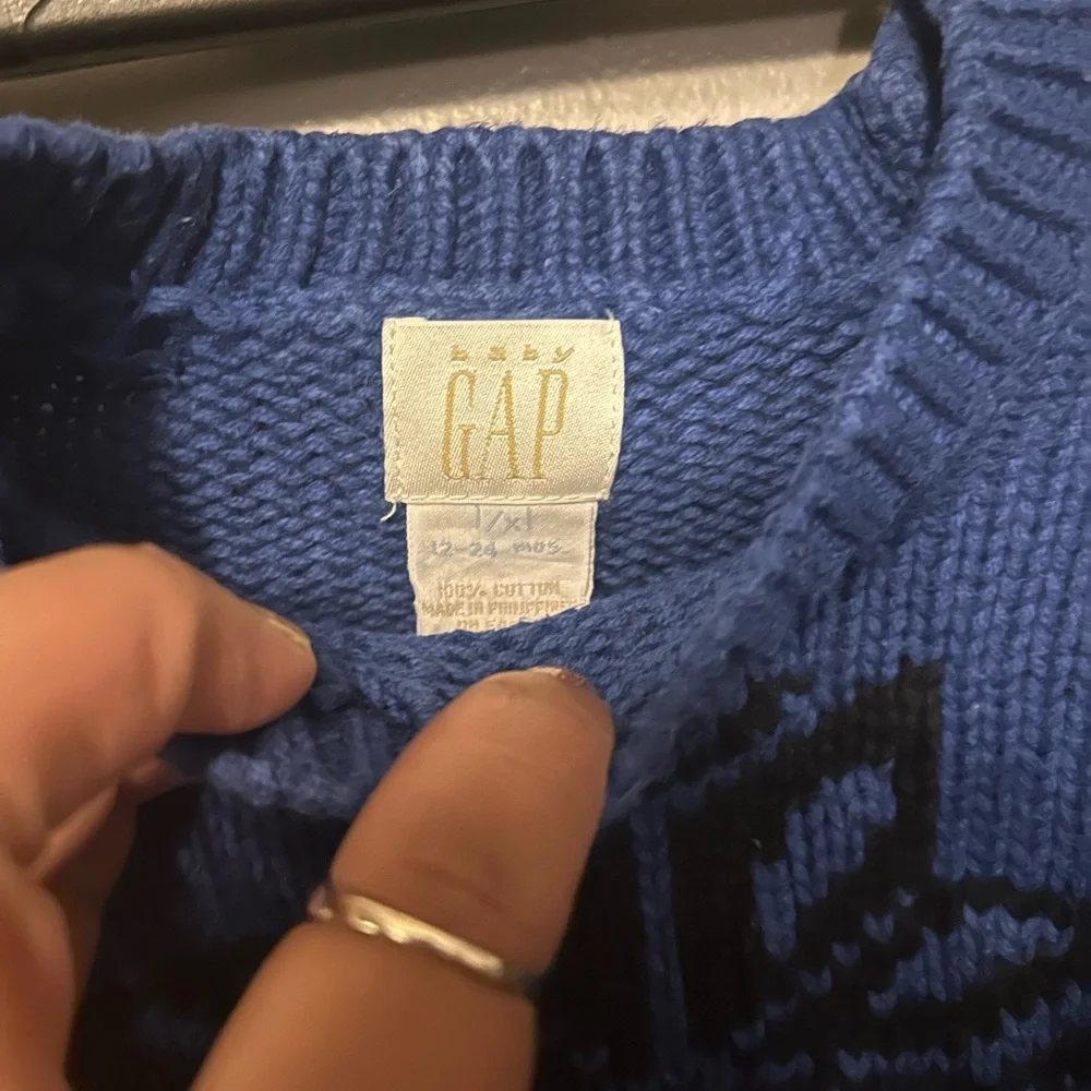 Vintage Baby Gap sweater - blue/black snowflake print 100% cotton